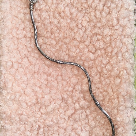 Pandora Sparkling Heart Clasp Snake Bracelet - Picture 3 of 4